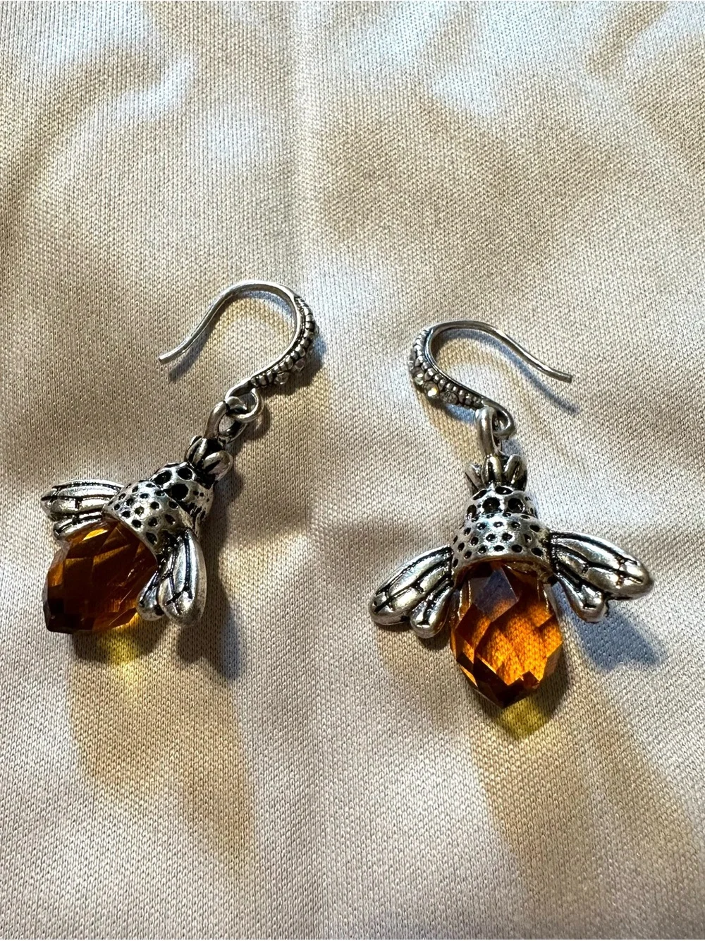 Attention Bee 🐝 Lovers! Silver Bee Dangle Earrings with Amber Drops